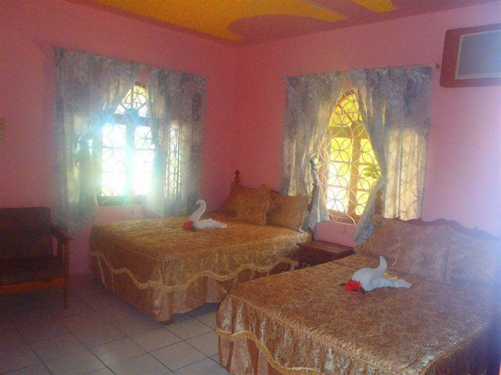 Cotton Tree Hotel Negril Ngoại thất bức ảnh