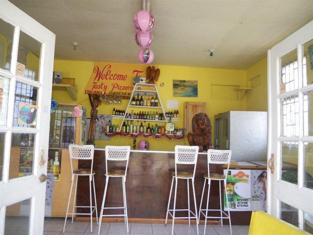 Cotton Tree Hotel Negril Ngoại thất bức ảnh